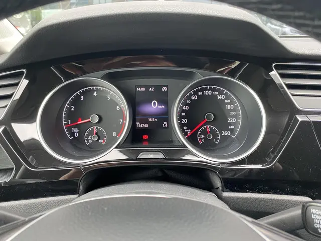 Volkswagen Touran 1.2 TSI Highline 7p 2018 Benzine 21