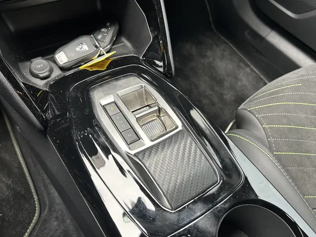 Peugeot 2008 1.2 Turbo 130 PK GT Automaat 2024 Benzine 21