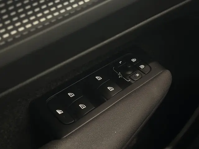 Volvo XC40 1.5 T4 Recharge R-Design 2021 Hybride Benzine 18