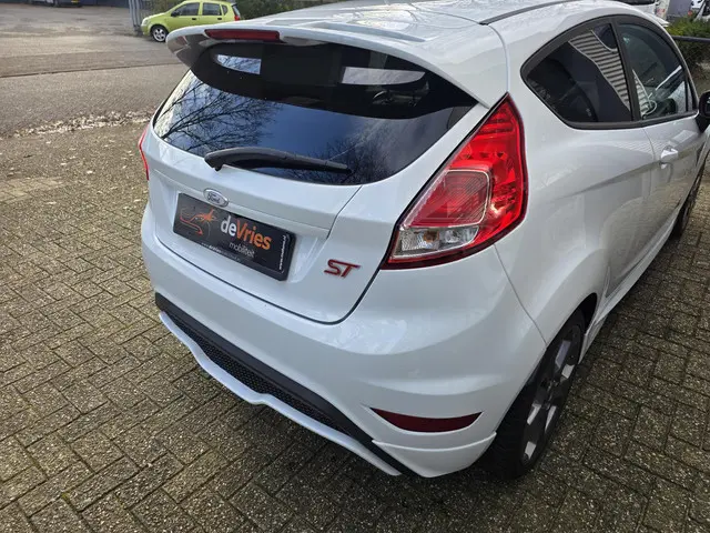 Ford Fiesta 1.6 ST2 2015 Benzine 25