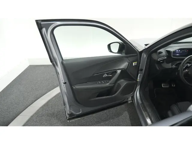 Peugeot 2008 PureTech 130 EAT8 GT 2024 Benzine 72
