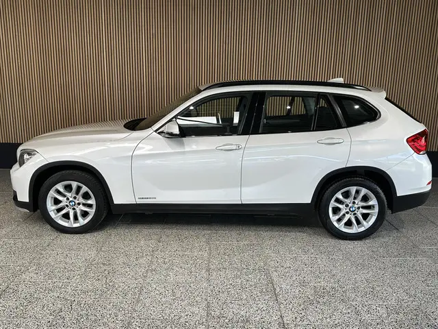 BMW X1 sDrive20i Executive 2015 Benzine 3