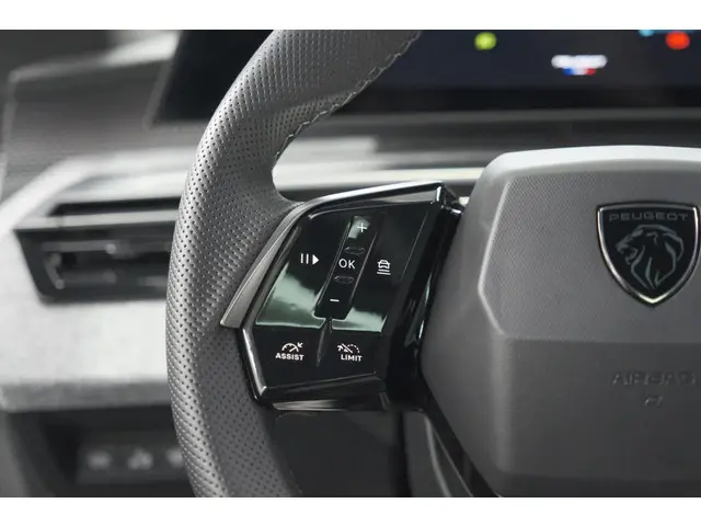 Peugeot 3008 Hybrid 136 e-DSC6 GT 2024 Hybride Benzine 45