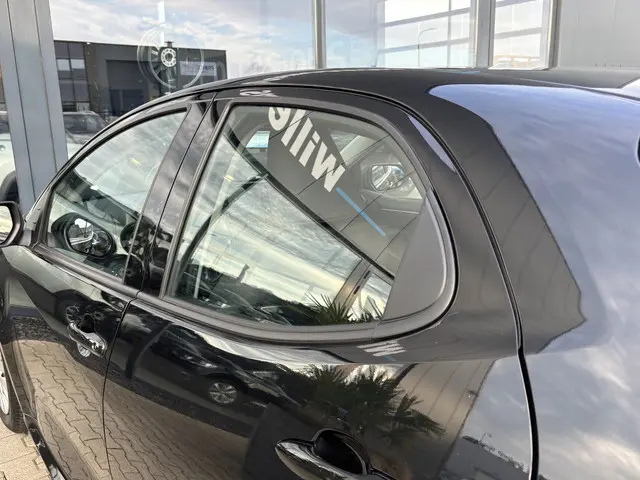 Toyota Yaris 1.5 Hybrid 2023 Hybride Benzine 11