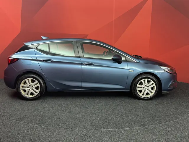 Opel Astra 1.4 Online Edition 2017 Benzine 16