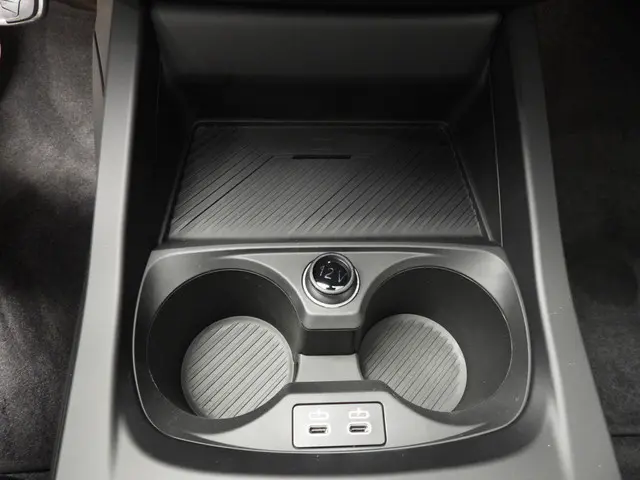 BMW 1 Serie 120 2024 Benzine 27