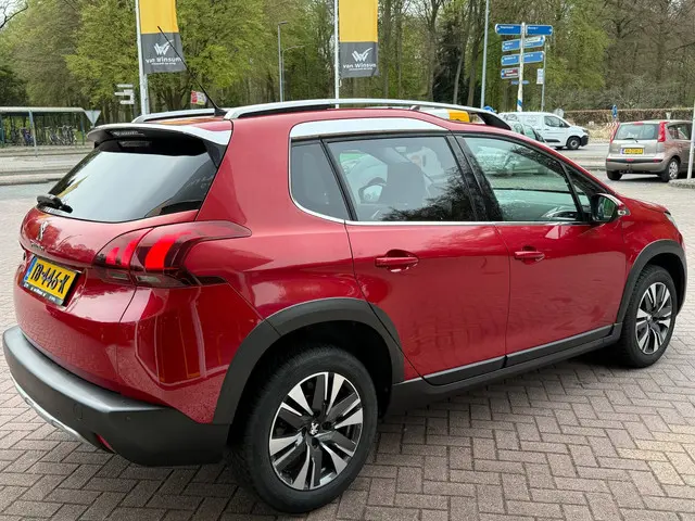 Peugeot 2008 1.2 PureTech Allure Automaat 2018 Benzine 6