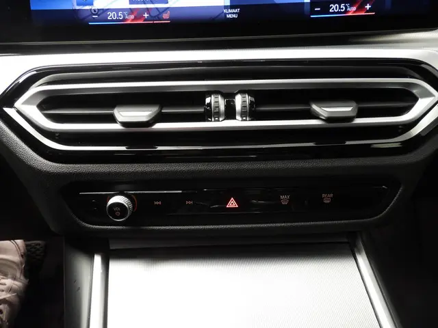 BMW 3 Serie Touring 320e 2023 Hybride Benzine 15