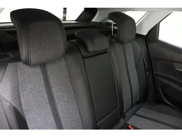 Peugeot 3008 1.2 PureTech Allure 2019 Benzine 15