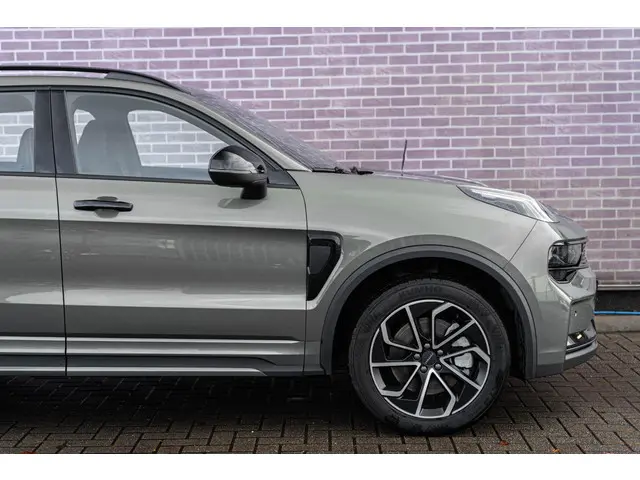 Lynk & Co 01 1.5 Core 2025 Hybride Benzine 43
