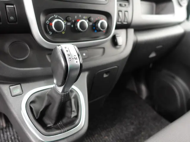 Renault Trafic 2.0 dCi145pk automaat L1H1 2021 Diesel 33