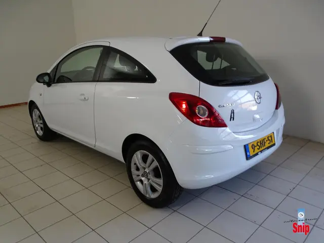 Opel Corsa 1.2-16V Cosmo Automaat 2013 Benzine 22