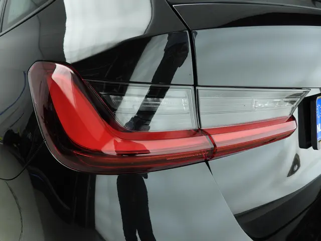 BMW 3 Serie Touring 320e 2023 Hybride Benzine 36