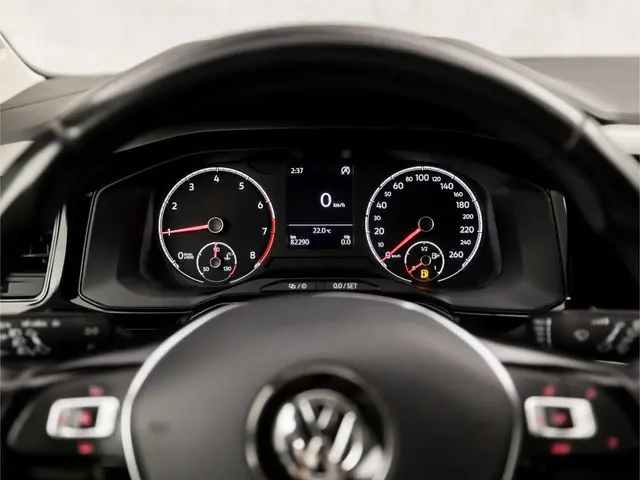 Volkswagen Polo 1.0 TSI Sportline 2019 Benzine 21