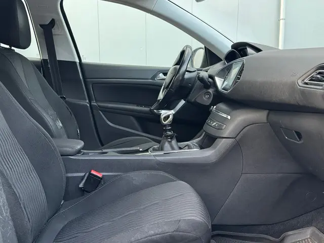 Peugeot 308 1.6 BlueHDi Active 2014 Diesel 9