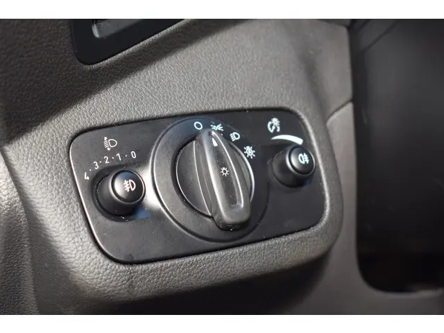 Ford C-MAX 1.0 Titanium//Navi//ECC!! 2018 Benzine 7