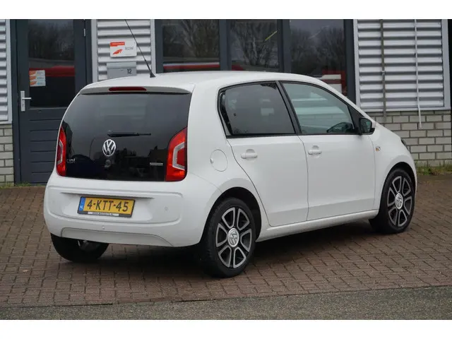 Volkswagen up! 1.0 high up! BlueMotion NAVI 2013 Benzine 9