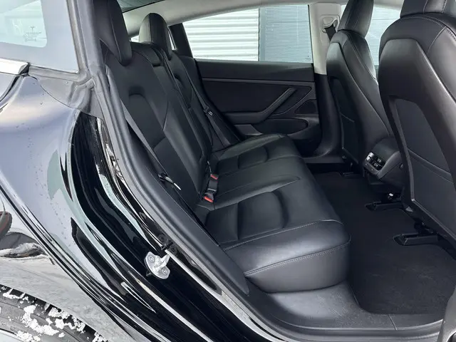 Tesla Model 3 Standard RWD Plus 60 kWh 2020 Elektrisch 24