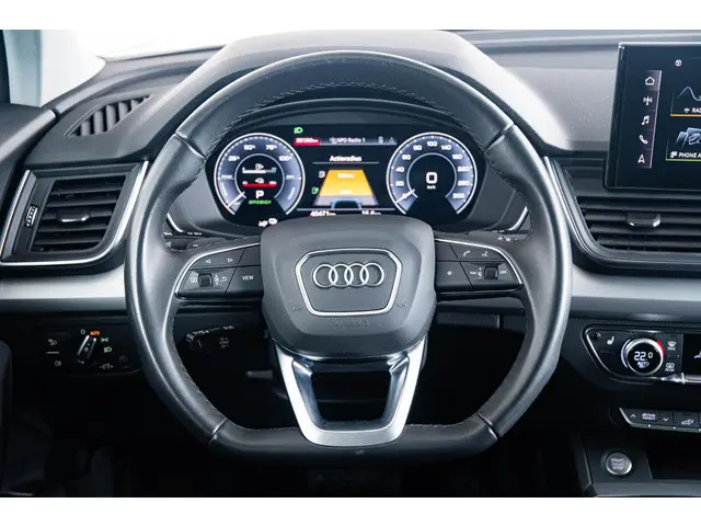 Audi Q5 55 TFSI e S edition 2023 Hybride Benzine 32