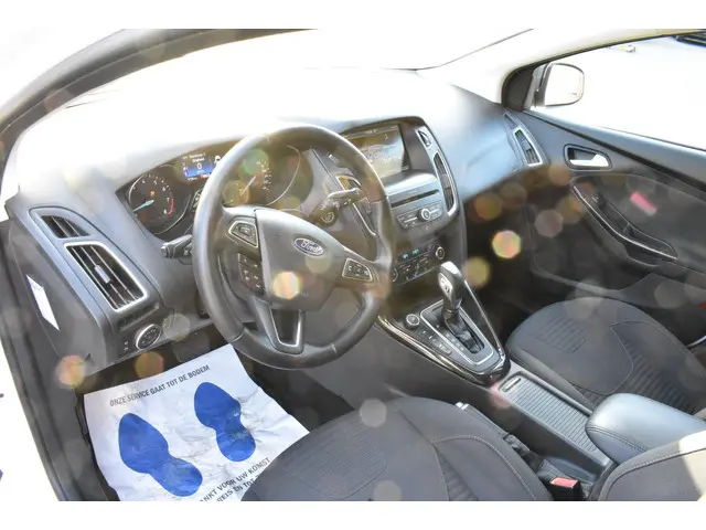 Ford Focus 1.5 Titanium Edition 2015 Benzine 16