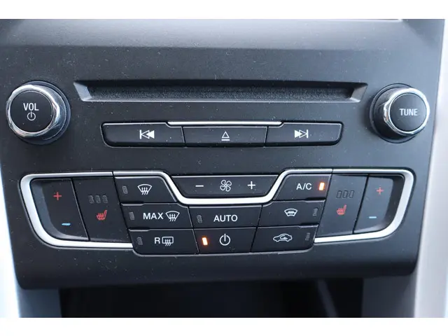 Ford Mondeo Wagon 2.0 TDCi Titanium 2015 Diesel 26