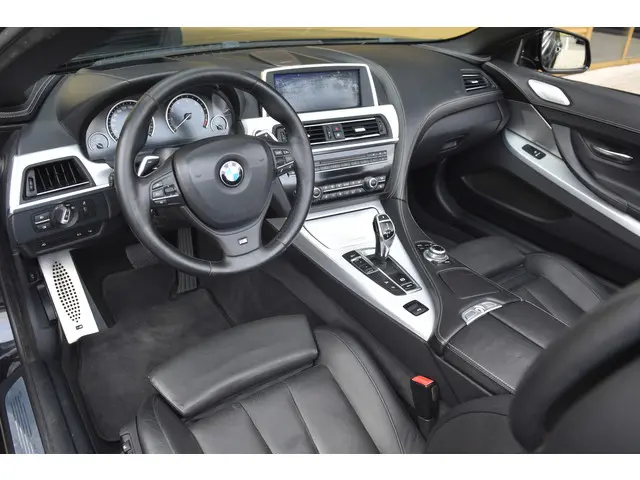 BMW 6 Serie Cabrio 640xi High Executive 2013 Benzine 10