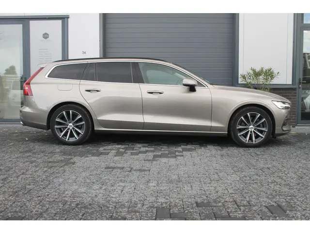 Volvo V60 2.0 B3 Momentum 2021 Benzine 4