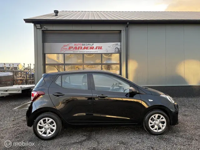 Hyundai i10 1.0i i-Drive 2018 Benzine 9