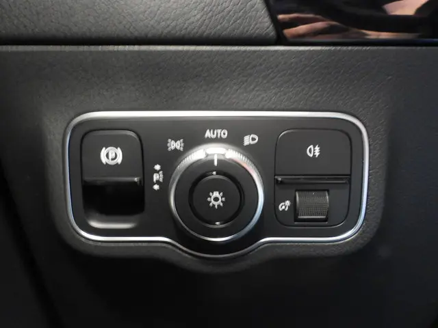 Mercedes-Benz B-Klasse B180 Aut. AMG 2020 Benzine 23