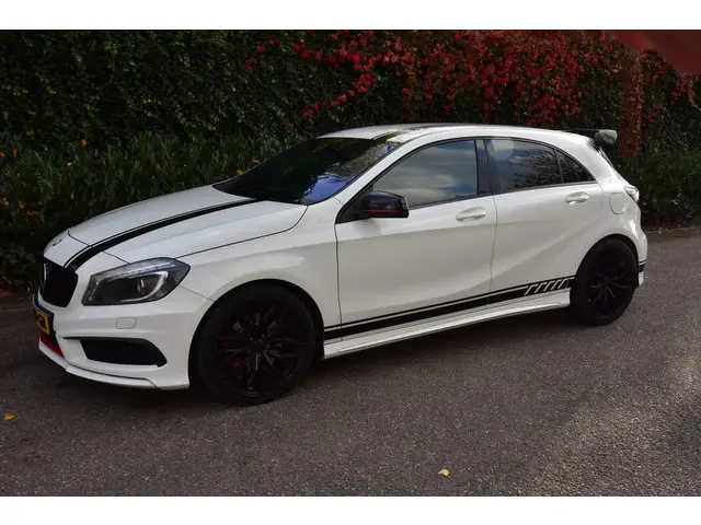 Mercedes-Benz A-Klasse 250 Sport Ambition 2012 Benzine 2