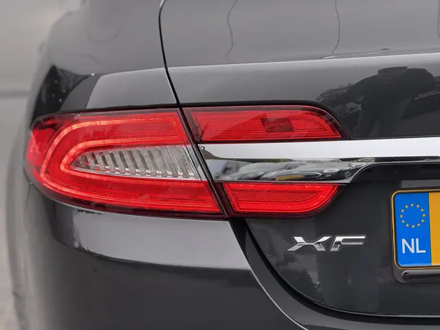 Jaguar XF 2.2D 2015 Diesel 14
