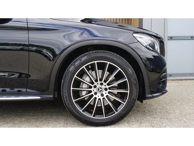 Mercedes-Benz GLC Coupé 300 245pk 4MATIC 2017 Benzine 50