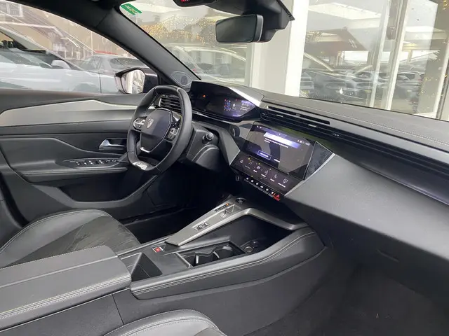 Peugeot 408 1.6 HYbrid 225 EAT8 GT 2024 Hybride Benzine 5