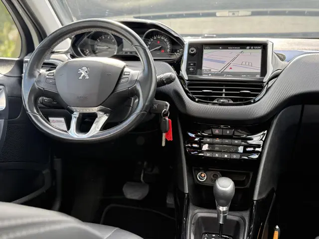 Peugeot 2008 1.2 PureTech Allure 2018 Benzine 12