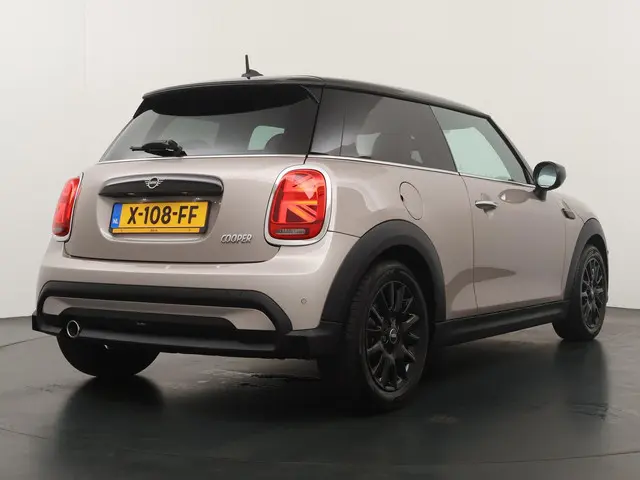 MINI Cooper 1.5 Classic 2023 Benzine 9