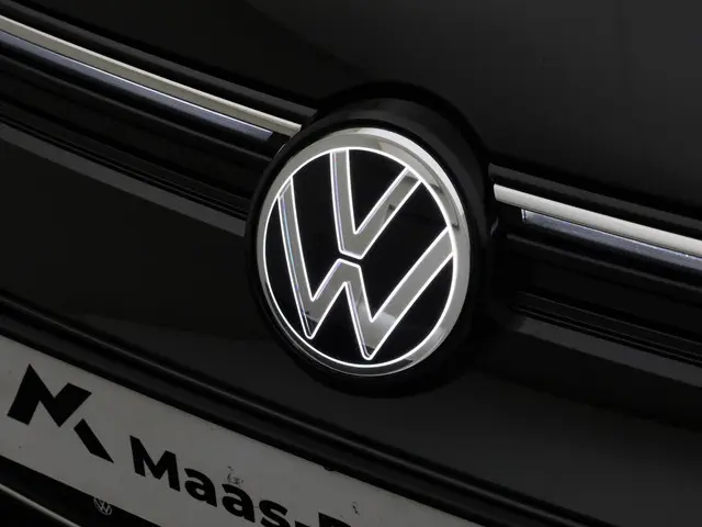 Volkswagen Golf 1.5eTSI/150PK Goal DSG 2024 Benzine 29