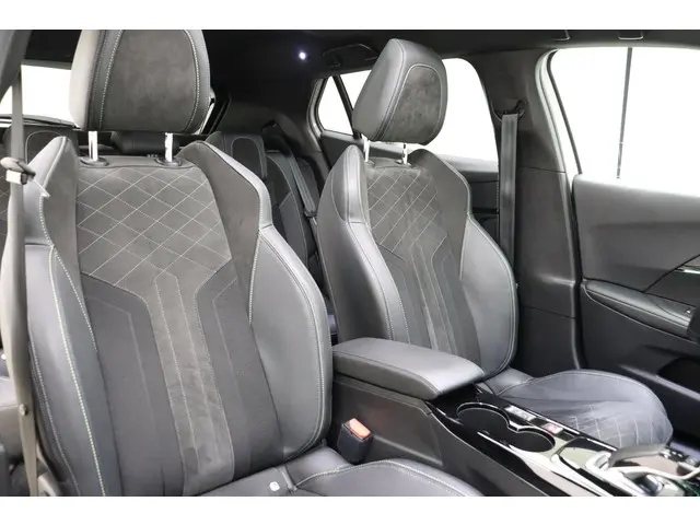 Peugeot e-2008 EV GT 50 kWh 2022 Elektrisch 10