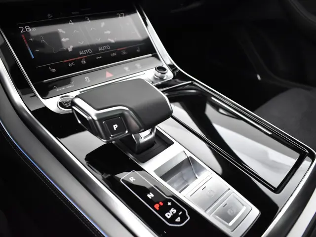 Audi Q8 Pro Line S 55 TFSI e 394 PK 2025 Hybride Benzine 32