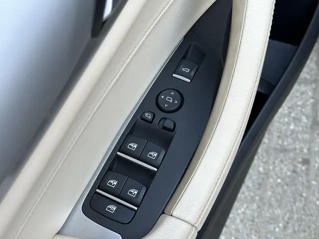 BMW X3 xDrive20i High Executive 2018 Benzine 48
