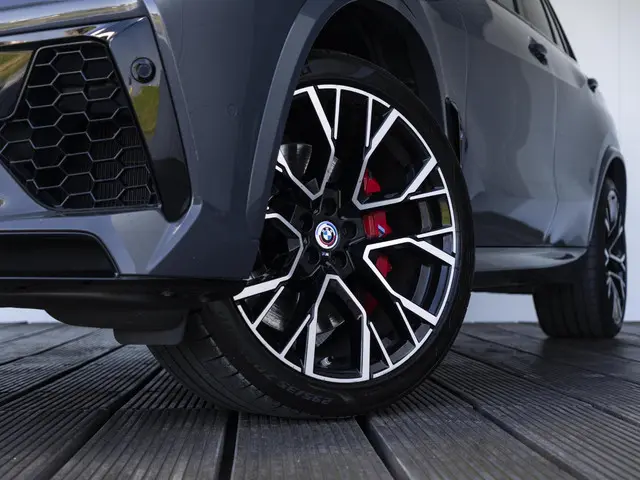 BMW X5 M Competition 2022 Benzine 18