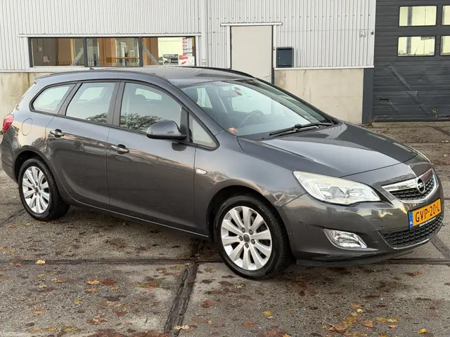 Opel Astra 2