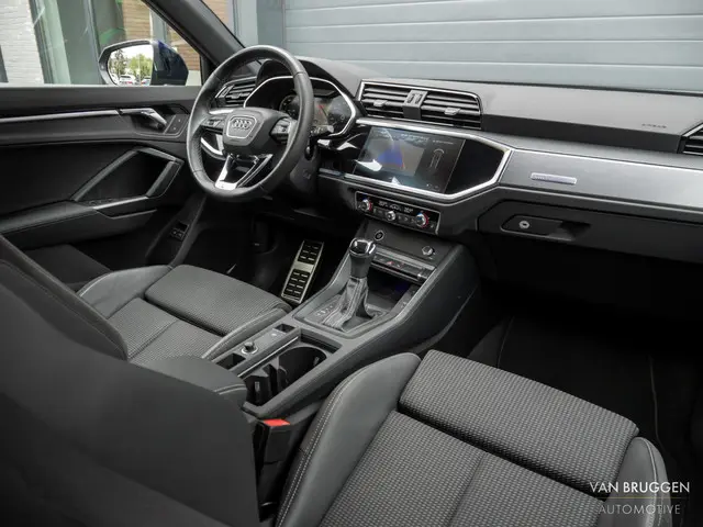 Audi Q3 Sportback 45 TFSI e S-Line 2022 Hybride Benzine 5