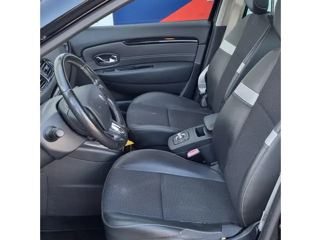 Renault Scénic 1.2 TCe Bose 2013 Benzine 10