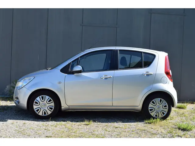 Opel Agila 1.2 Edition 2012 Benzine 15
