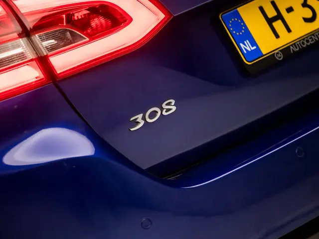 Peugeot 308 SW 1.2 PureTech Sport 2020 Benzine 31