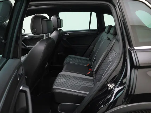 Volkswagen Tiguan 1.5TSI/150PK R-Line DSG 2021 Benzine 23