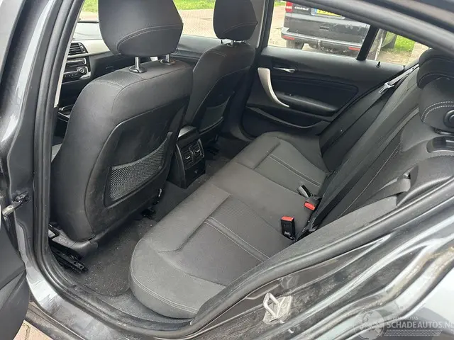BMW 1 Serie 118i Executive 2017 Benzine 9