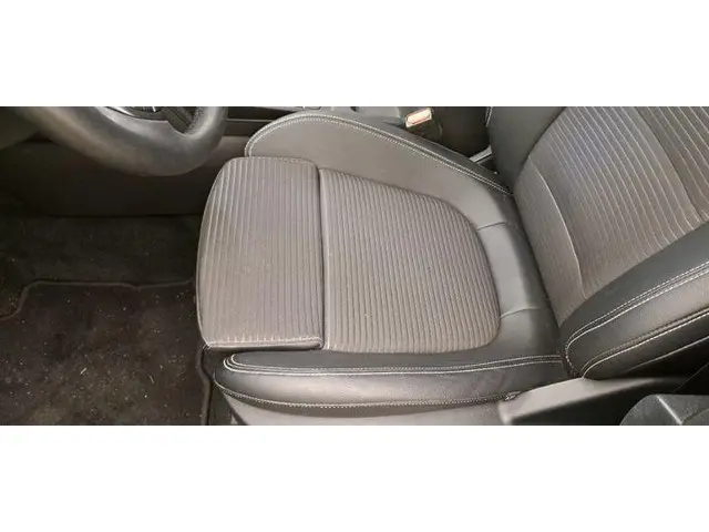 Ford Kuga 2.5 PHEV Titanium 2024 Hybride Benzine 9