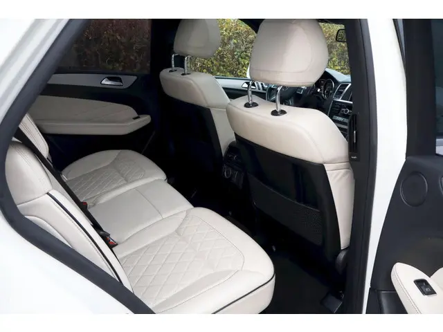 Mercedes-Benz M-Klasse 500 2013 Benzine 74