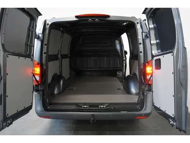 Mercedes-Benz Vito 114 CDI Lang 2023 Diesel 5